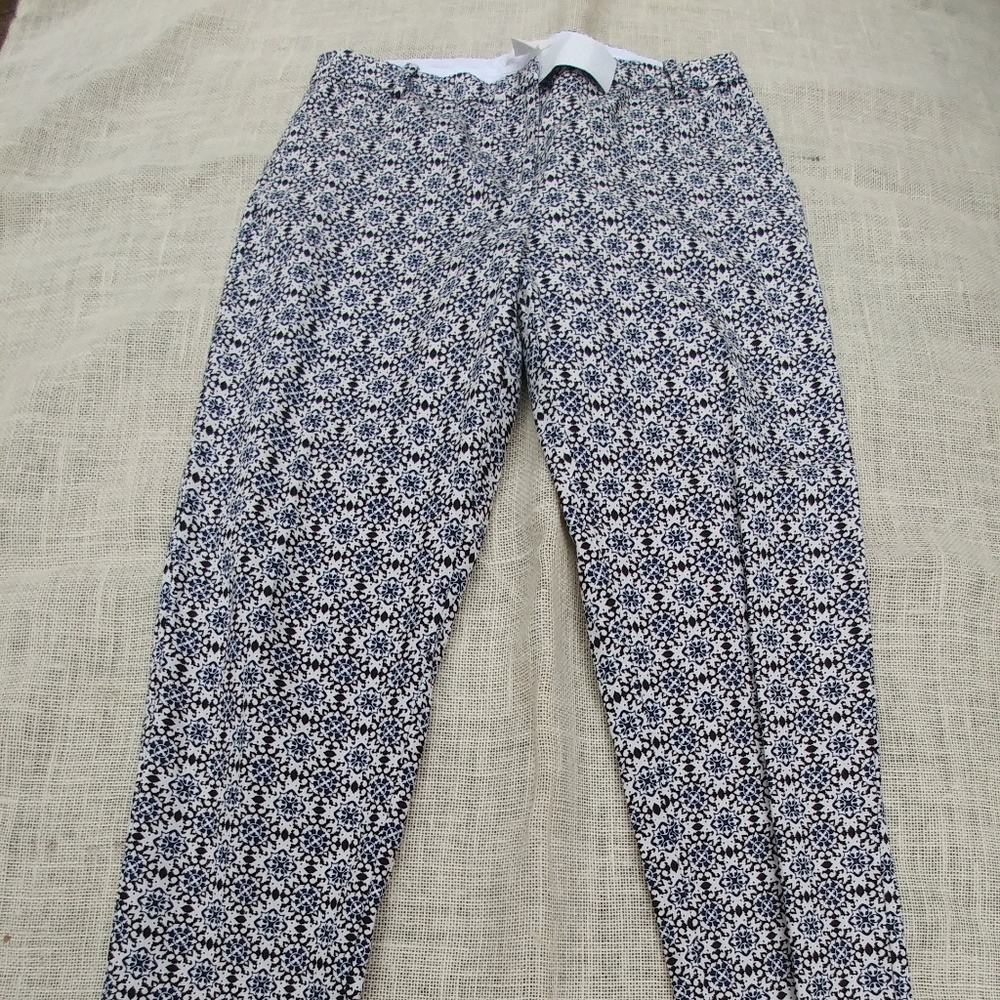 H & M Blue & White Geometric Slim Pant Size 8 NWT